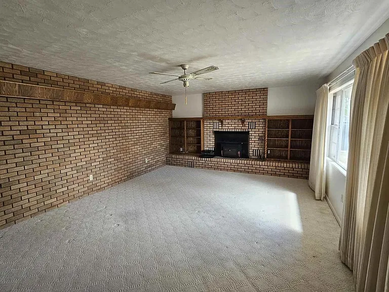 3254 Buena Vista Rd — Photo 2
