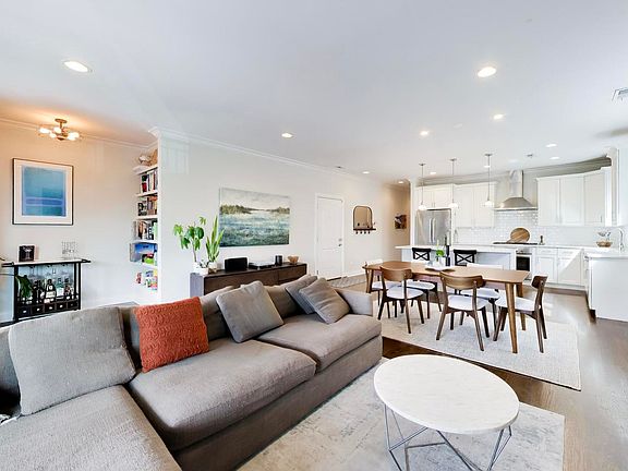 3rd image of 2912 W Shakespeare Ave #2