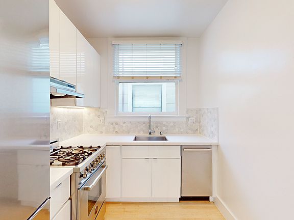 3rd image of 1330 Union St APT 11