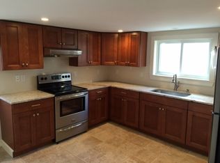 2 Laurel Pl #3, Amesbury, MA 01913