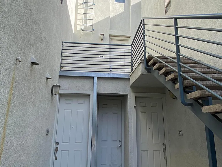 615 E Portland St #225 — Photo 3