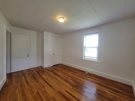 5th image of 24-26 Holyoke St #24