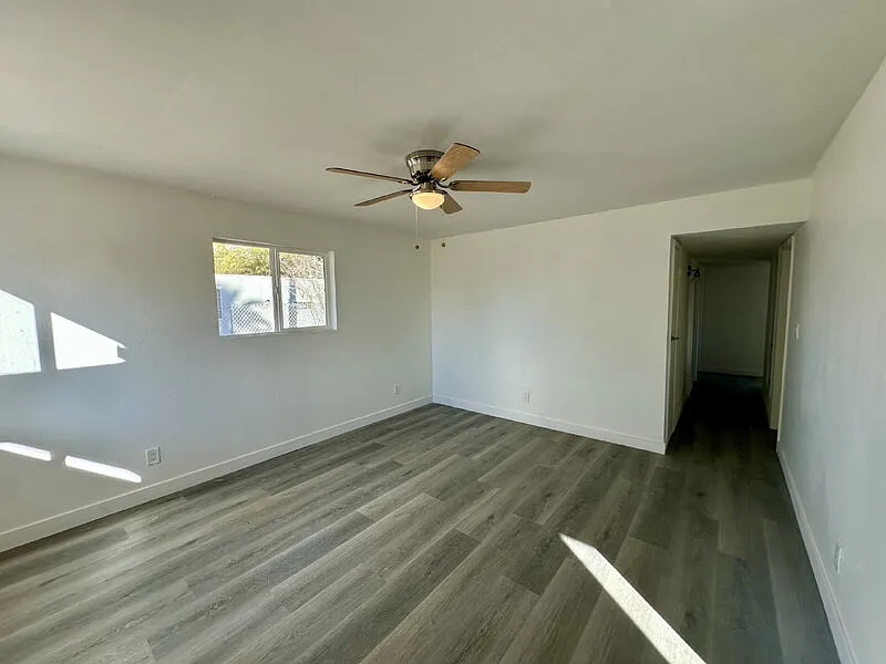 4 bed, 2.0 bath, 1120 sqft, $1,500 — Photo 2