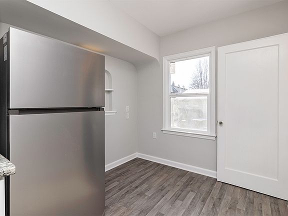 5th image of 3811 40th St