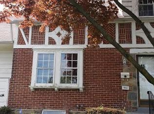 911 Upland Ave, Chester, PA 19013