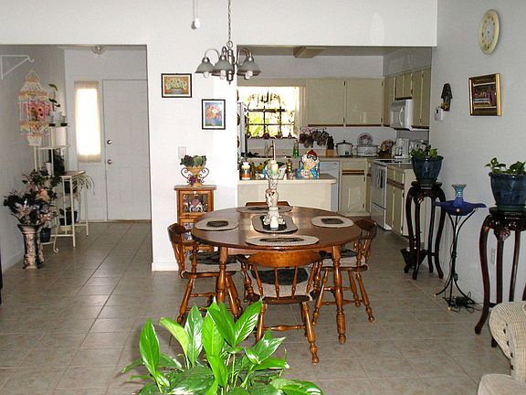 4th image of 1104 Barcelona Dr