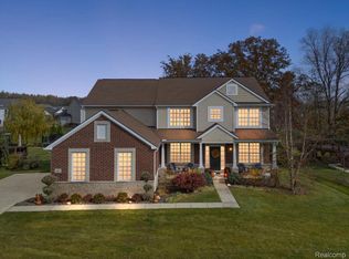 261 Wynstone Cir S, Oakland, MI 48363