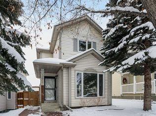 3667 E Sierra Morena Rd SW, Calgary, AB T3H3A6