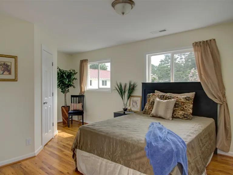 1104 N Greensboro St #4 — Photo 28