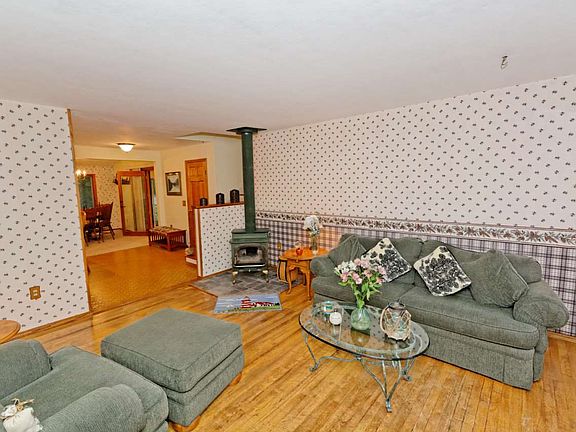 2nd image of 3 Birchwood Ct