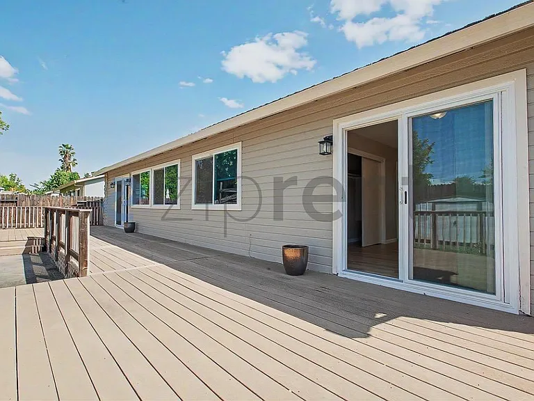 2307 N Cirby Way — Photo 37