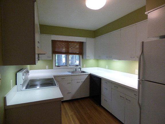 5th image of 209 Dogwood Ln