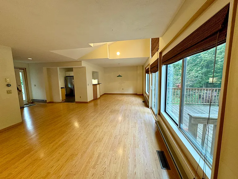 113 Penny Ln — Photo 8