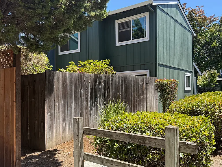 2915 Salem Dr — Photo 3