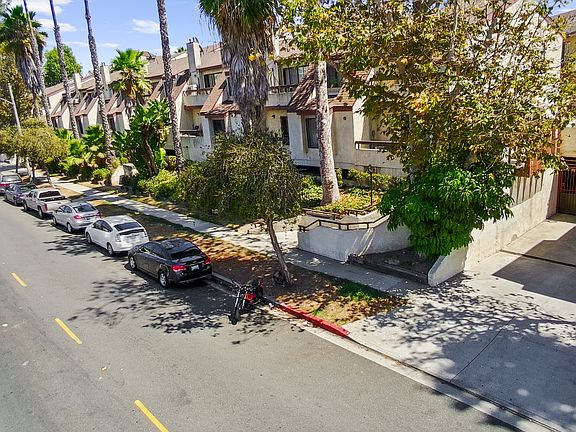 4th image of 620 W Hyde Park Blvd Unit 209