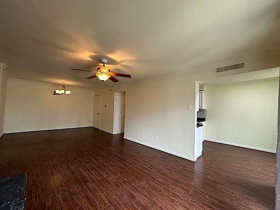 3rd image of 136 Duvall Ln APT 302