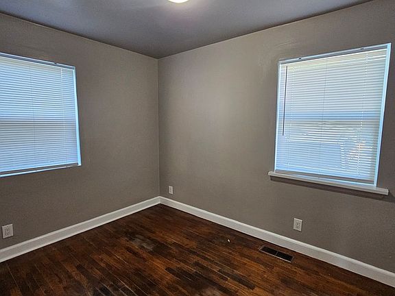4th image of 232 Bremerton Blvd W