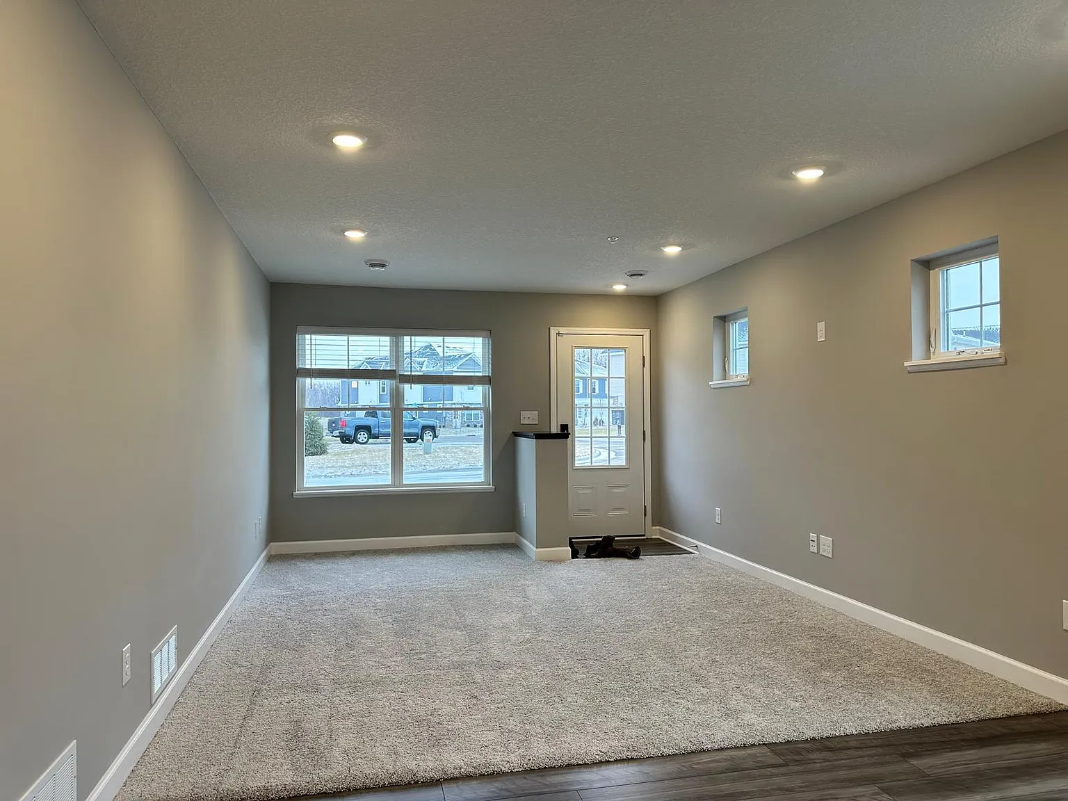 3 bed, 1800 sqft, $2,599 — Photo 3