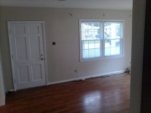 3rd image of 864 Rockwell Ln