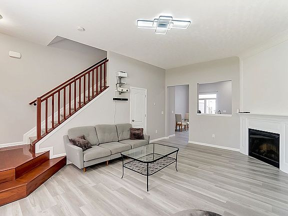 4th image of 2033 E Seymour Ave