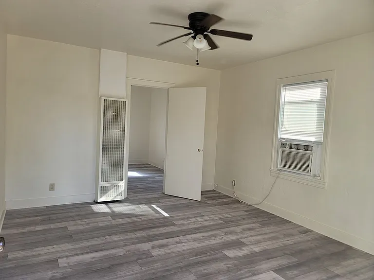 351 W I St — Photo 3