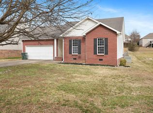 244 Green Hills Dr, Springfield, TN 37172