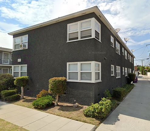 2nd image of 271 Glendora Ave #3