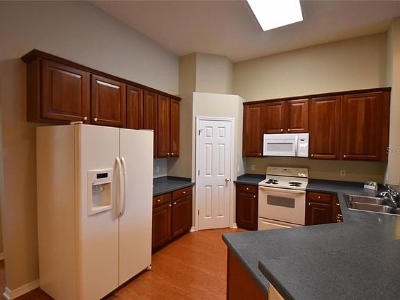 3rd image of 9509 Laurel Ledge Dr