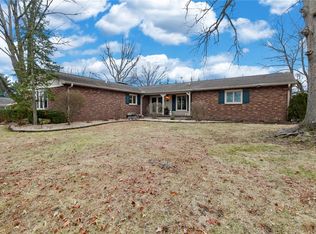 2200 Cortland Dr, Charleston, IL