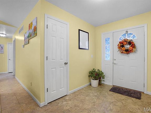 4th image of 1019 Huntington Dr