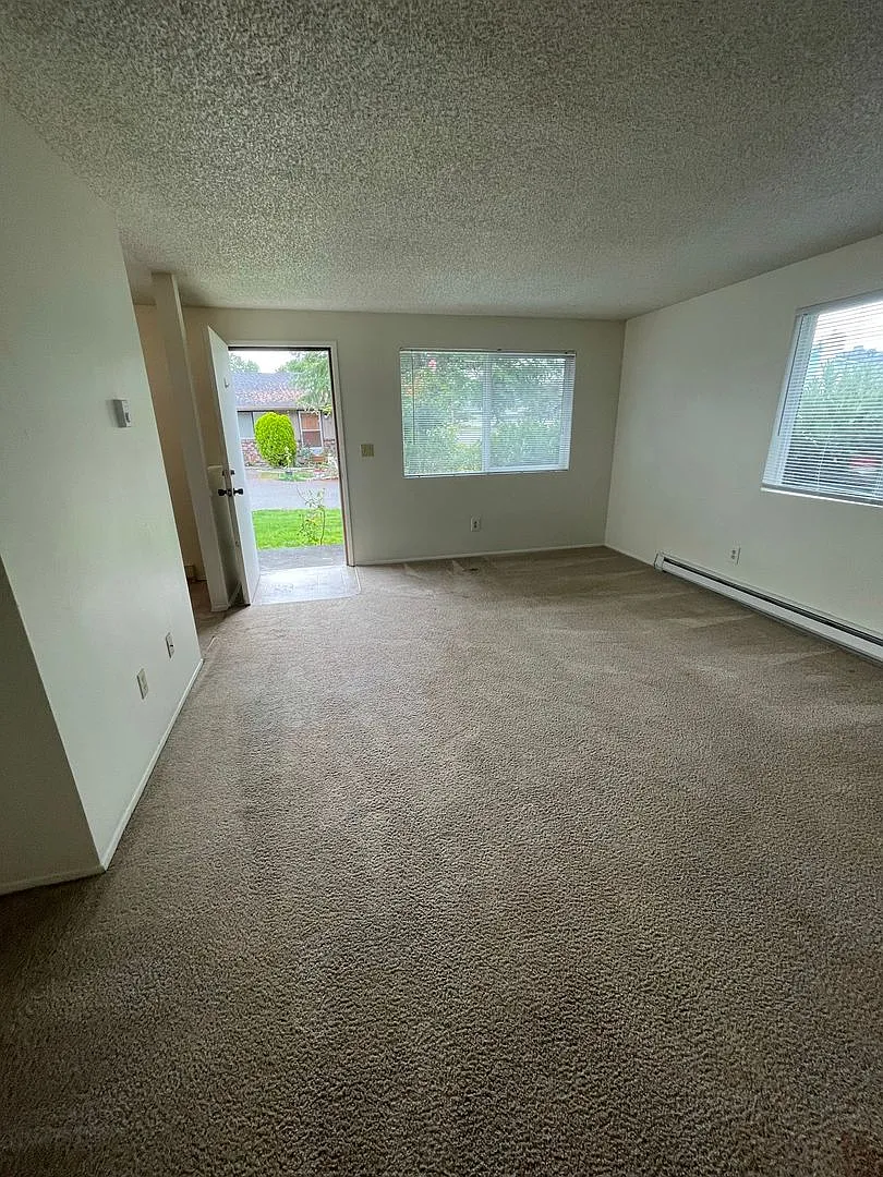 Building Photo - 620 A St #1
