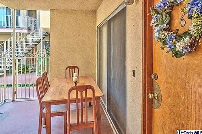 2nd image of 1124 W Huntington Dr Unit 6