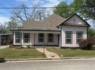 637 N Washington St, La Grange, TX 78945