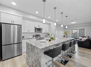 200 S Harvest Hills Pl NE #105, Calgary, AB T3K2N3
