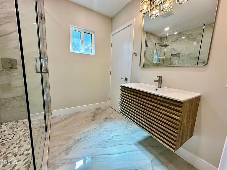 16744 Ludlow St — Photo 17