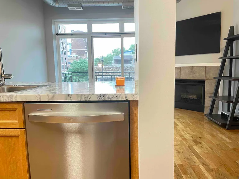 1155 W Madison St — Photo 11
