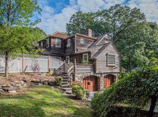 121 Fernwood Rd, Trumbull, CT 06611