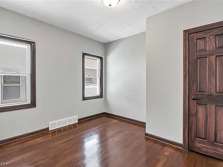 3 bed, 1900 sqft, $1,785 — Photo 3