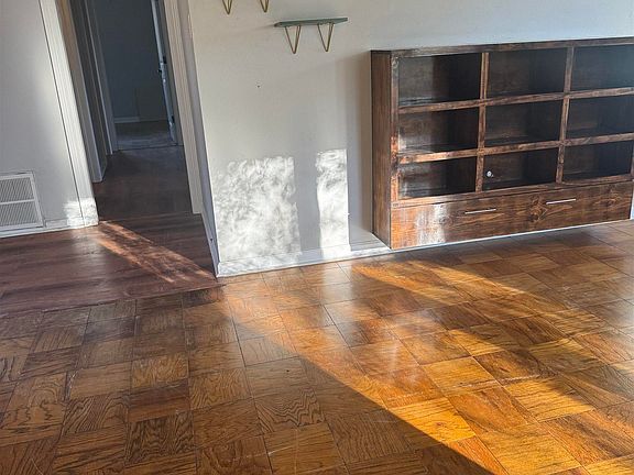 4th image of 5227 Pine St
