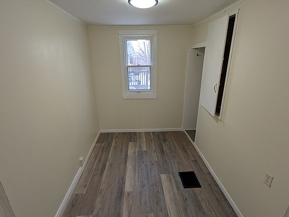 5th image of 1922 E Princeton St