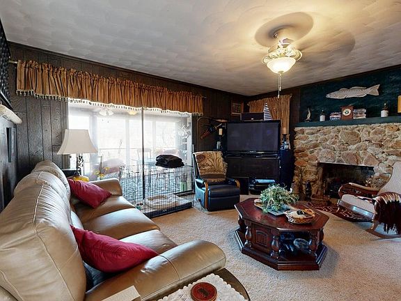 4th image of 426 Burgess Rd