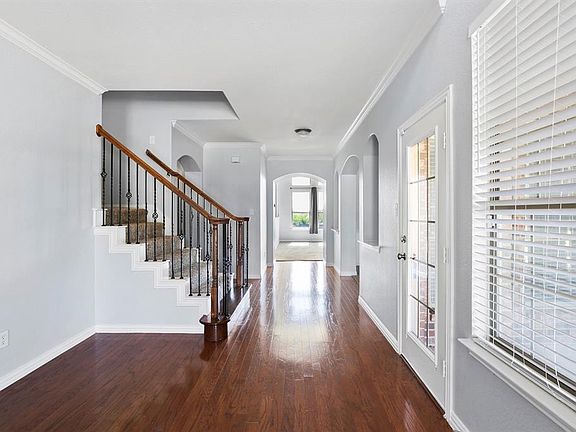 3rd image of 3920 Bamberg Ln