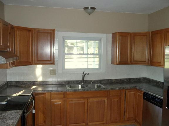 3rd image of 214 Wilcox Ave