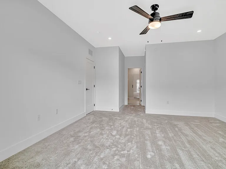 10208 Donatello Dr — Photo 16