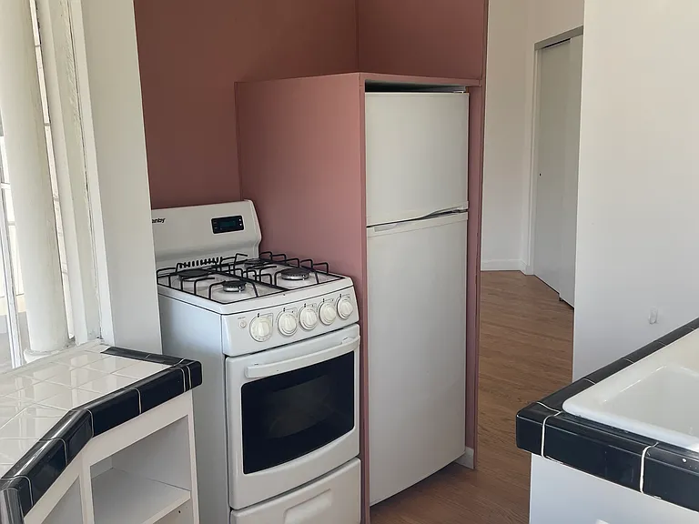 2188 Broadview Ter — Photo 11