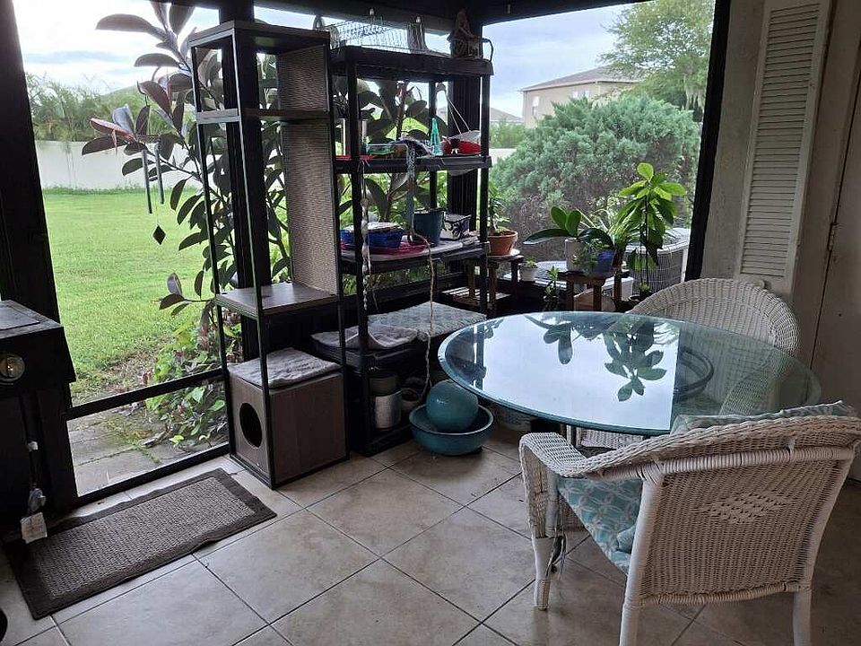 1st image of 608 Casa Park Ct #M