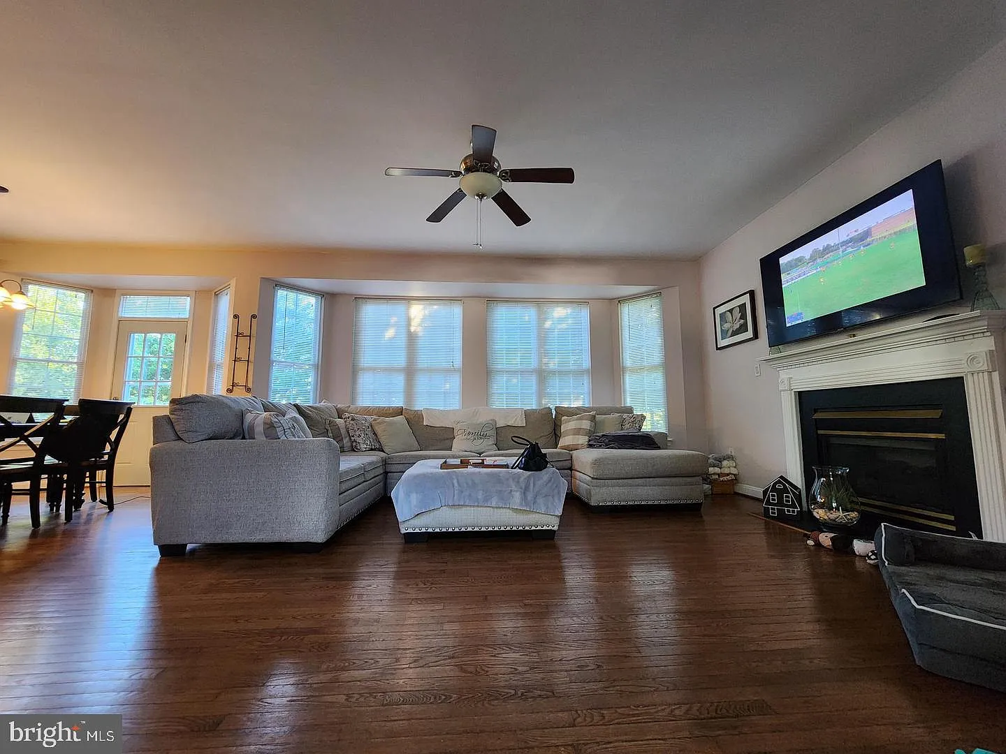 4 bed, 3.5 bath, 2213 sqft, $3,600 — Photo 4