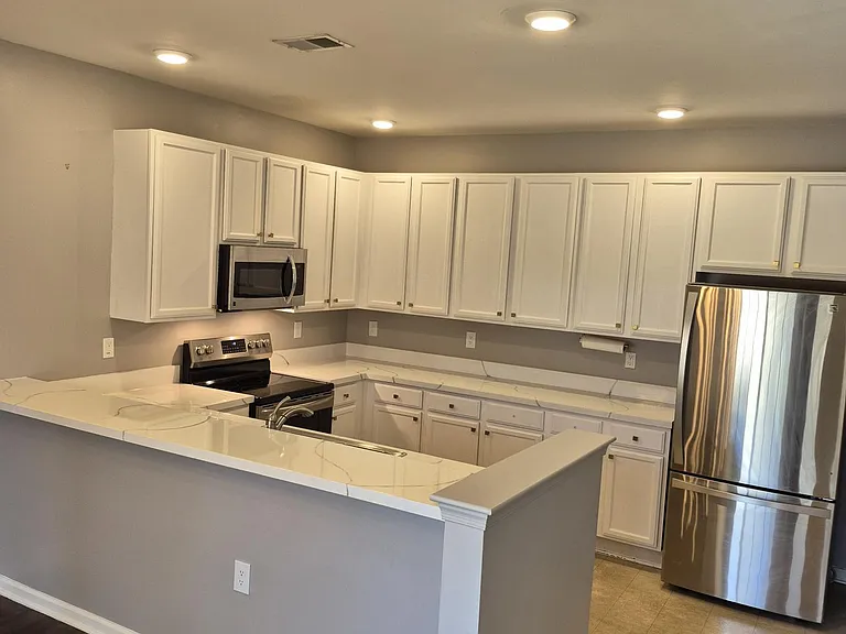 1325 Emsworth Dr — Photo 23