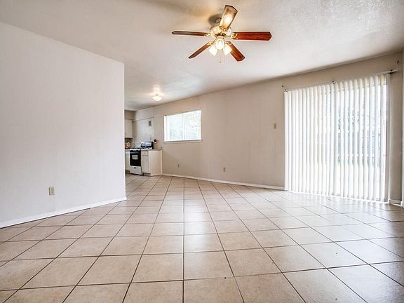 4th image of 3906 O'Henry Dr