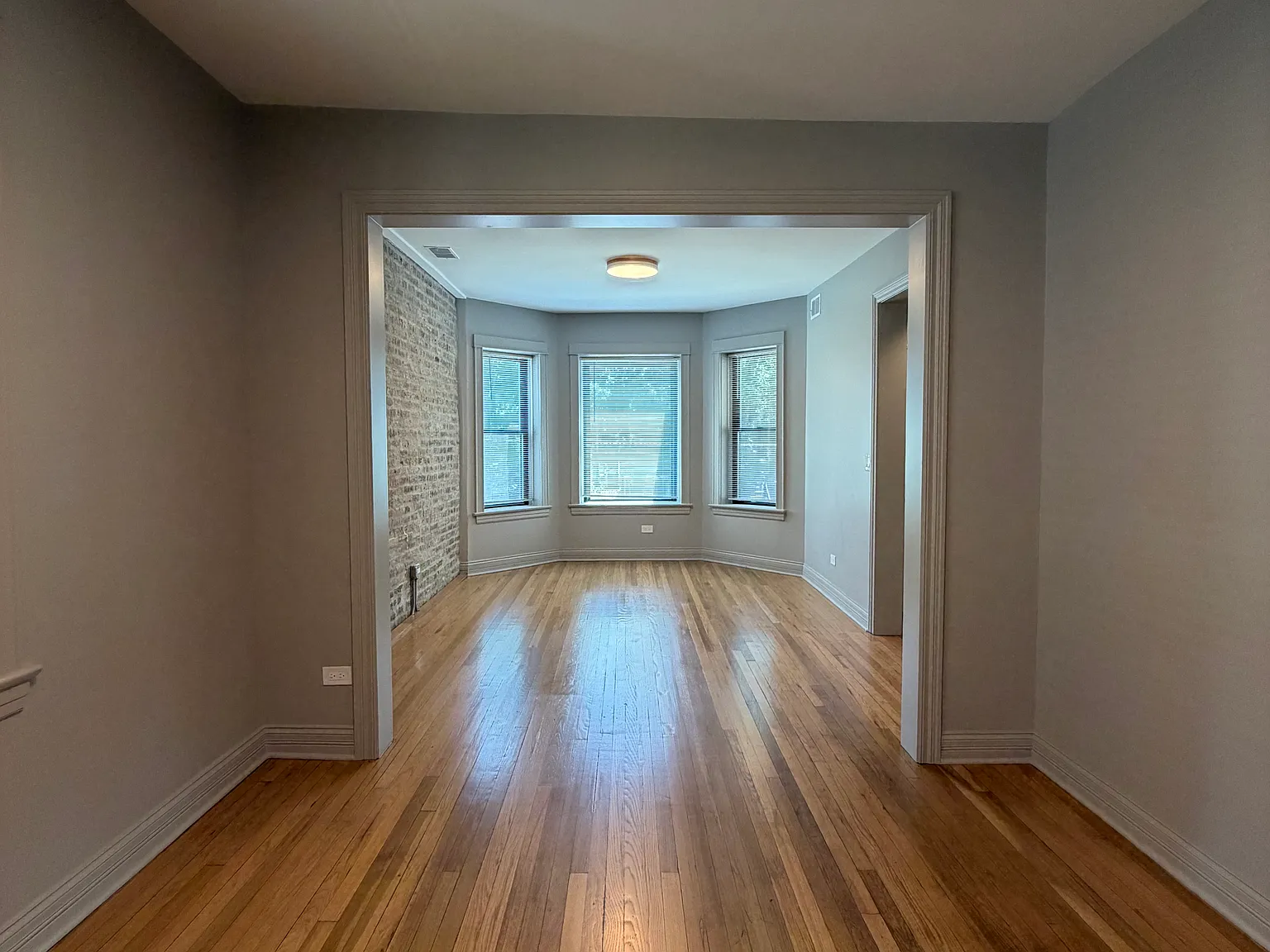 2 bed, 1000 sqft, $2,695 — Photo 2